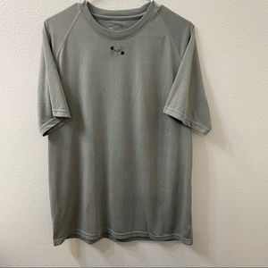 Under armour athletic shirt gray large